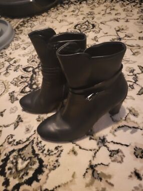 Ecco Black Leather Ankle Boots with Block Heel
